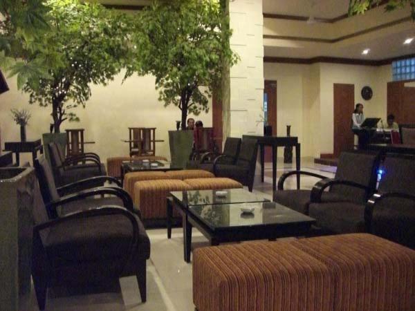 Amans Hotel Ambon Exterior foto