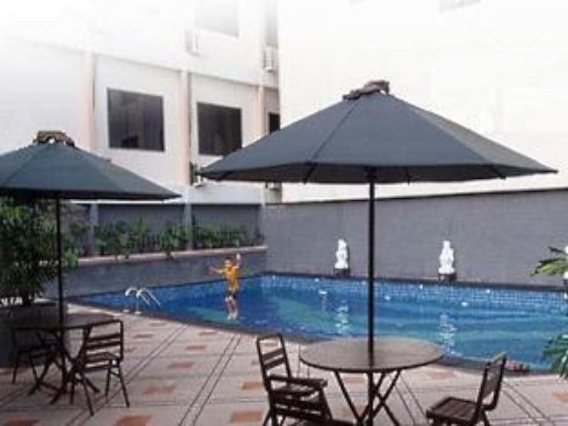 Amans Hotel Ambon Exterior foto